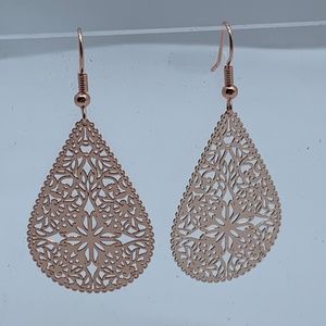 NWT. Handmade Filigree Teardrop Pierced Dangle Earrings in Rose Gold!